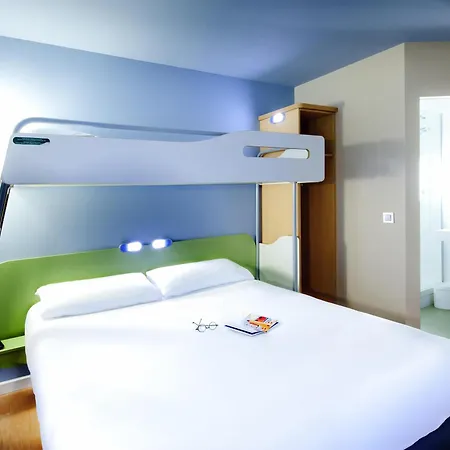 ホテル Ibis Budget Centre Port 2*