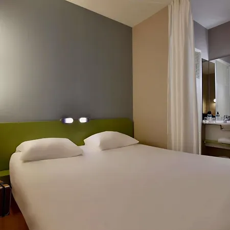 Ibis Budget Centre Port 2*