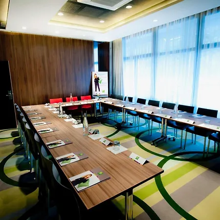 מלון Ibis Budget Centre Port 2*