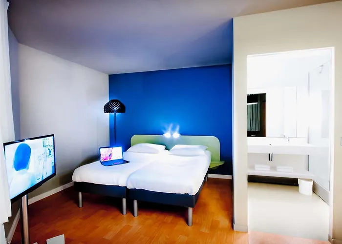 Ibis Budget Centre Port Hotel 2*