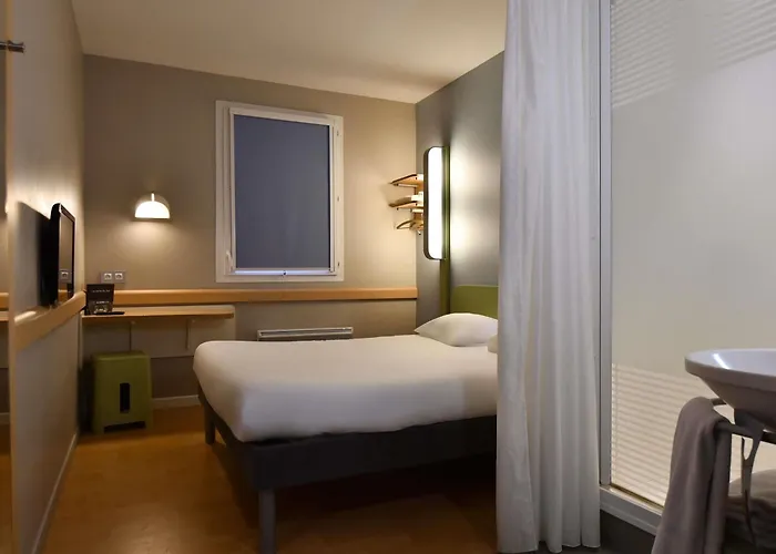 Ibis Budget Centre Port Hotel 2*