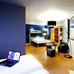 Ibis Budget Centre Port 2*