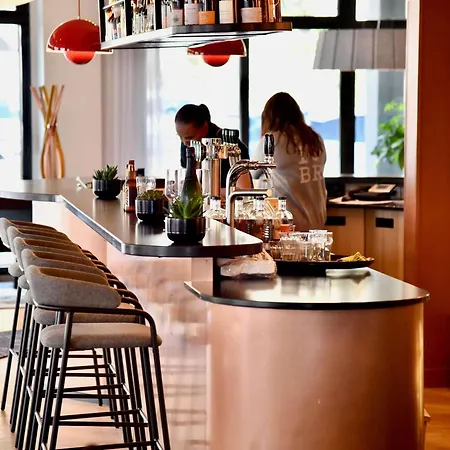 布雷斯特中心港宜必思快捷酒店 酒店 2*